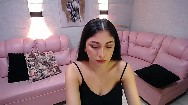 Snapshot of Alaya_cute chatting on 13, 11, 2025 Alaya cute online show from 13, 11, 2025