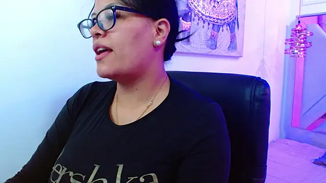 Snapshot of violletha chatting on 8, 5, 2026 violletha online show from 8, 5, 2026