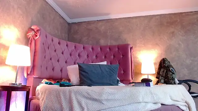 GabyPetit online show from 3, 2, 2025