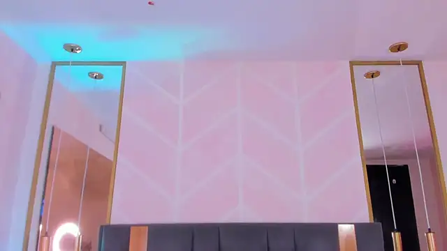 GabyPetit online show from 11, 11, 2025