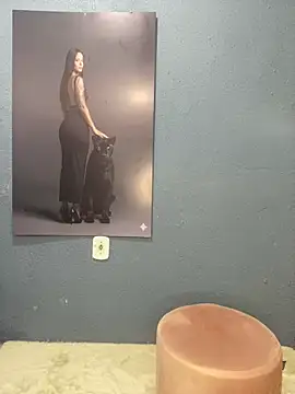 Elamesmamorena online show from 25, 11, 2025