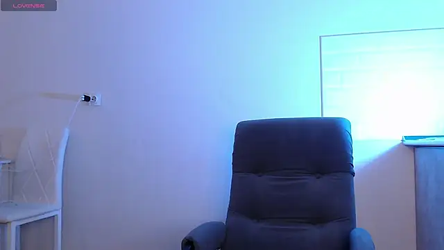 Eva Hailey  online show from 22, 10, 2025