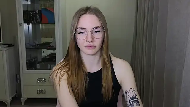 Snapshot of littlevildevil chatting on 2, 12, 2024 littlevildevil online show from 2, 12, 2024