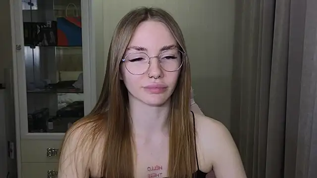 Snapshot of littlevildevil chatting on 6, 12, 2024 littlevildevil online show from 6, 12, 2024