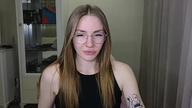 Snapshot of littlevildevil chatting on 9, 12, 2024 littlevildevil online show from 9, 12, 2024
