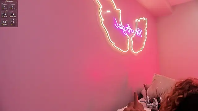 Ninna monroe  online show from 7, 10, 2025