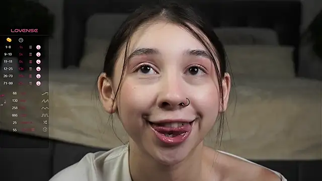 AislyEmbury online show from 31, 1, 2025