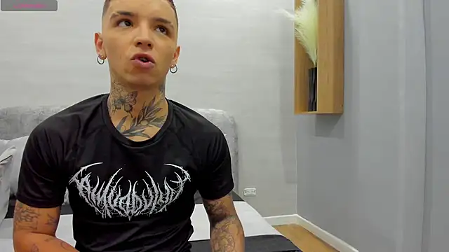 Ian Castillo  online show from 30, 6, 2026