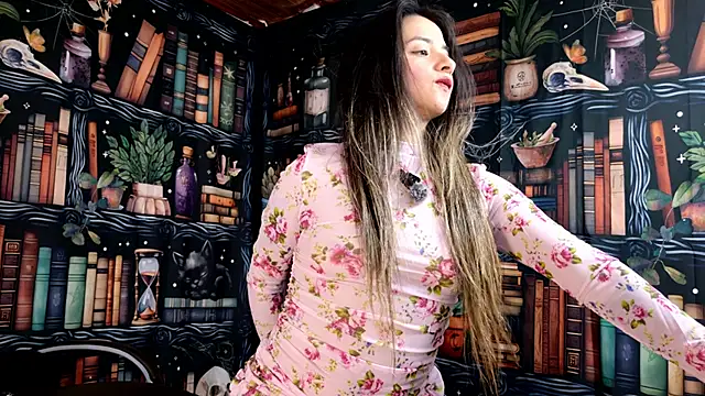 julietta   jackson online show from 7, 4, 2026