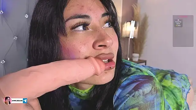 aprildreams19 online show from 30, 10, 2025