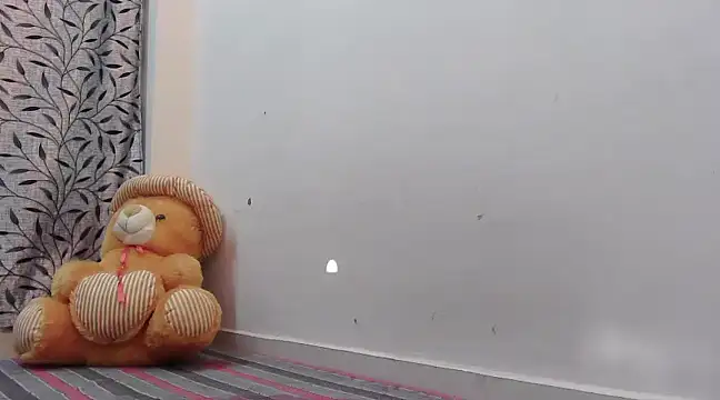 ANANYA-TIWARI online show from 23, 2, 2025