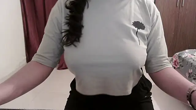 ANANYA-TIWARI online show from 30, 9, 2025