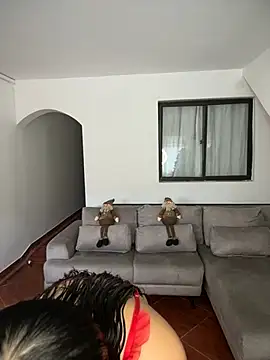 MollySanders    online show from 12, 12, 2024