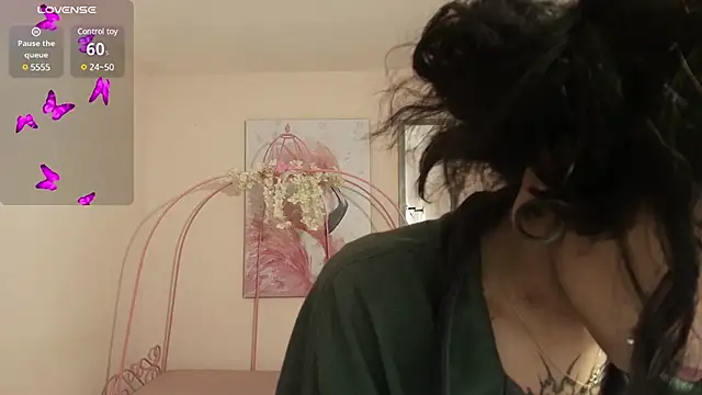 Violetta Suky online show from 24, 2, 2025