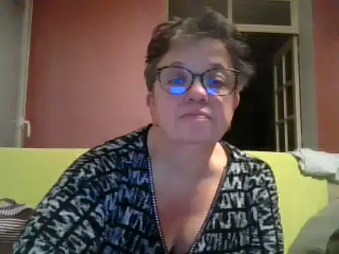 Snapshot of Vandeae44 chatting on 9, 3, 2025 Vandeae44 online show from 9, 3, 2025