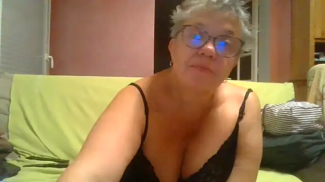 Snapshot of Vandeae44 chatting on 19, 9, 2025 Vandeae44 online show from 19, 9, 2025
