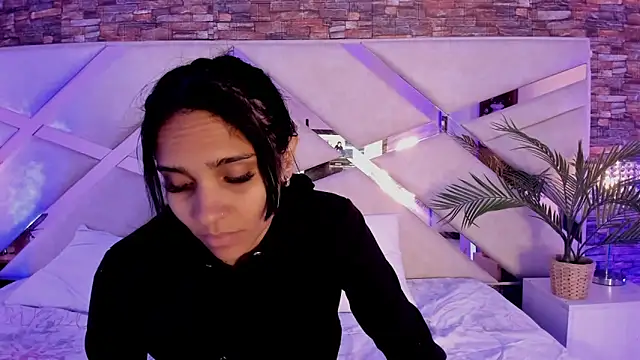 sophie pariss online show from 22, 12, 2025