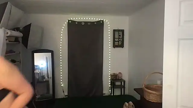 Snapshot of BonfireBonnie chatting on 19, 12, 2024 BonfireBonnie online show from 19, 12, 2024