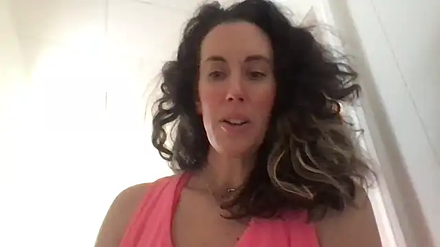 Snapshot of BonfireBonnie chatting on 23, 1, 2025 BonfireBonnie online show from 23, 1, 2025