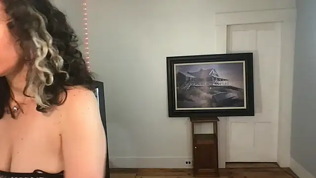 Snapshot of BonfireBonnie chatting on 25, 9, 2025 BonfireBonnie online show from 25, 9, 2025