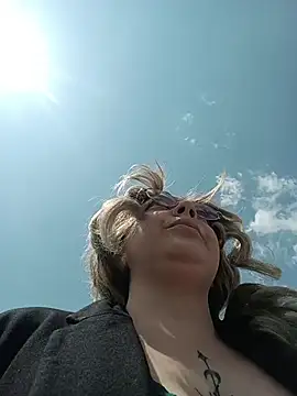 madelaine- online show from 27, 2, 2026