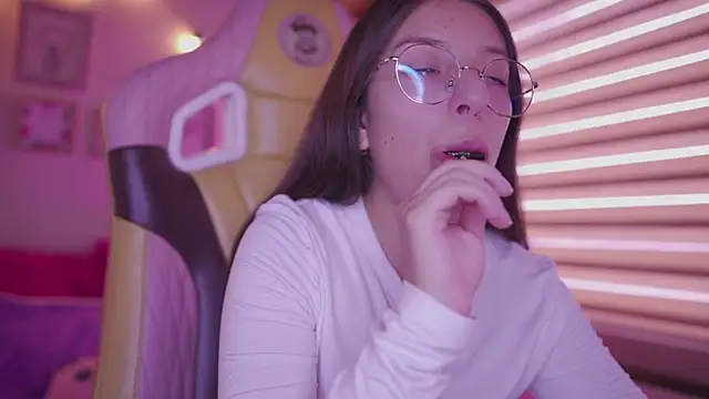 milly kenner online show from 15, 4, 2026