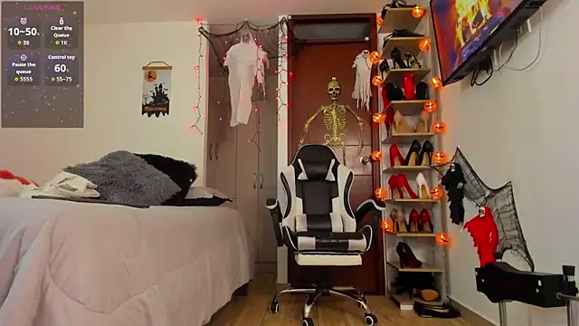 SophieBaker   online show from 3, 10, 2025