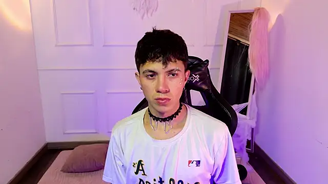 Snapshot of Justyn_Ross chatting on 19, 10, 2025 Justyn Ross online show from 19, 10, 2025