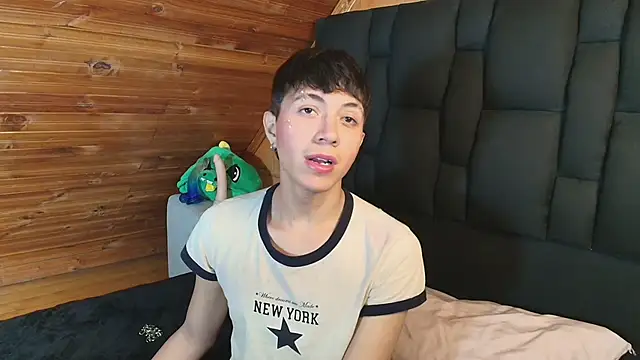 Snapshot of Justyn_Ross chatting on 23, 10, 2025 Justyn Ross online show from 23, 10, 2025