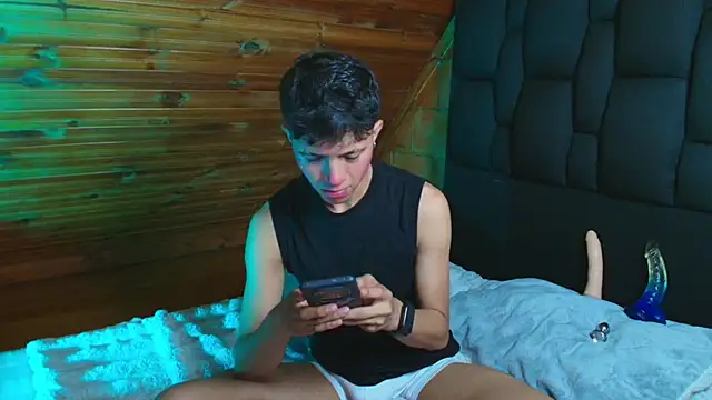 Snapshot of Justyn_Ross chatting on 16, 11, 2025 Justyn Ross online show from 16, 11, 2025