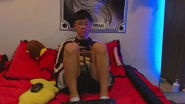 Snapshot of Justyn_Ross chatting on 2, 12, 2025 Justyn Ross online show from 2, 12, 2025