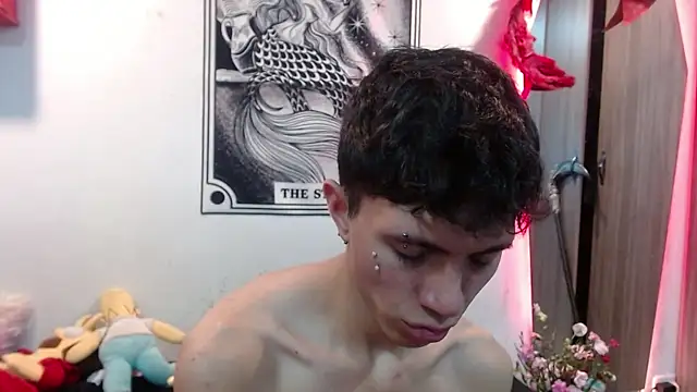 Snapshot of Justyn_Ross chatting on 13, 12, 2025 Justyn Ross online show from 13, 12, 2025