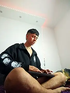 Snapshot of Justyn_Ross chatting on 8, 4, 2026 Justyn Ross online show from 8, 4, 2026