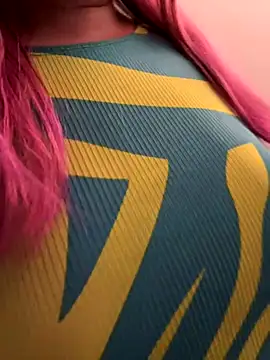 Snapshot of Popinasq chatting on 13, 12, 2025 Popinasq online show from 13, 12, 2025