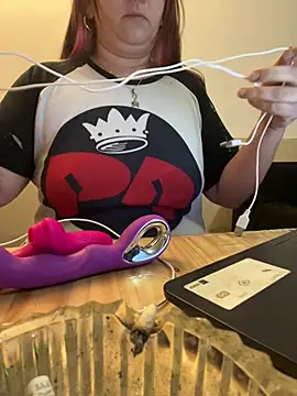 Snapshot of Popinasq chatting on 5, 4, 2026 Popinasq online show from 5, 4, 2026