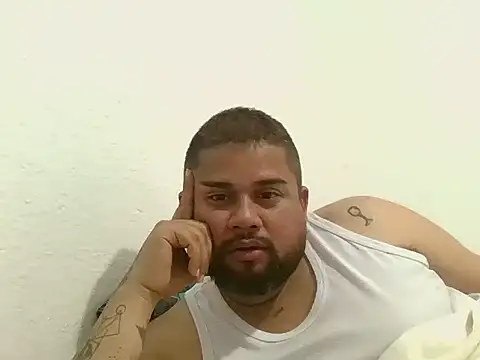 Snapshot of GABRIELGARCIA1313 chatting on 12, 1, 2026 GABRIELGARCIA1313 online show from 12, 1, 2026