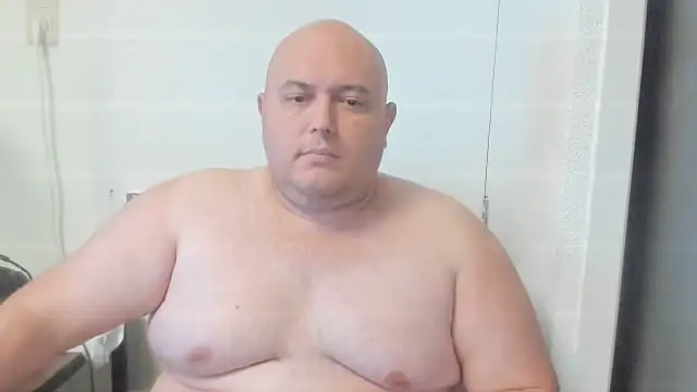 Snapshot of BigromeoXX chatting on 8, 11, 2025 BigromeoXX online show from 8, 11, 2025