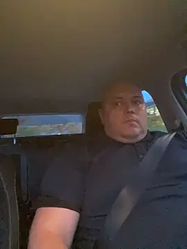 Snapshot of BigromeoXX chatting on 11, 11, 2025 BigromeoXX online show from 11, 11, 2025