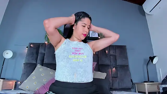 DulceAurora   online show from 18, 3, 2026