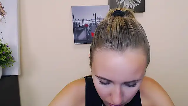 Snapshot of _Nicole_new chatting on 7, 7, 2026 Nicole new online show from 7, 7, 2026