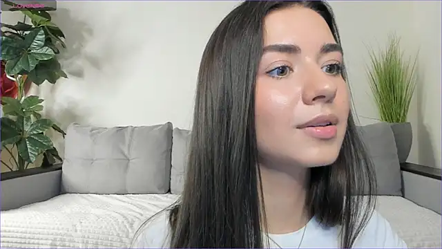 Snapshot of NicoleLuv chatting on 28, 2, 2025 NicoleLuv online show from 28, 2, 2025