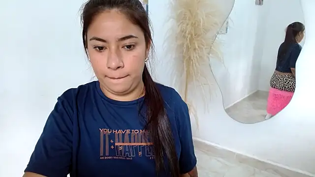 Mary Pompis online show from 4, 1, 2025