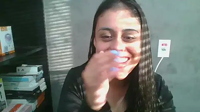 Snapshot of amorinha99 chatting on 13, 5, 2026 amorinha99 online show from 13, 5, 2026