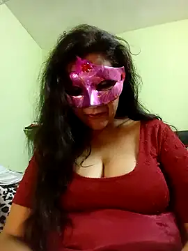 Snapshot of DesiMuffin chatting on 8, 2, 2025 DesiMuffin online show from 8, 2, 2025