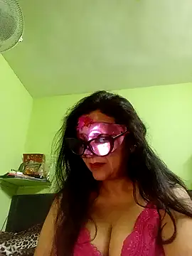 Snapshot of DesiMuffin chatting on 10, 2, 2025 DesiMuffin online show from 10, 2, 2025
