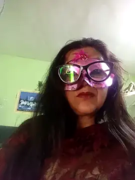 Snapshot of DesiMuffin chatting on 19, 2, 2025 DesiMuffin online show from 19, 2, 2025