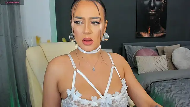 Snapshot of Sonia__Rey chatting on 7, 1, 2025 Sonia Rey online show from 7, 1, 2025