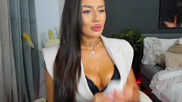 Snapshot of Sonia__Rey chatting on 3, 10, 2025 Sonia Rey online show from 3, 10, 2025
