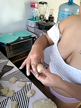 Snapshot of EmpaticBolillo chatting on 12, 1, 2026 EmpaticBolillo online show from 12, 1, 2026