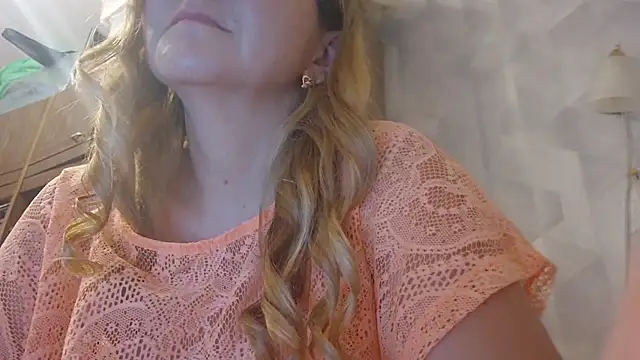 EstrellaWalters online show from 7, 10, 2025